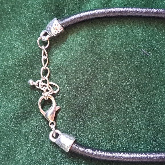 Short Black leather with Silver Blocks necklace. - Picture 4 of 6